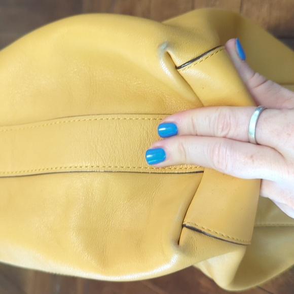 Coach Duffle Bag - Picture 4 of 9